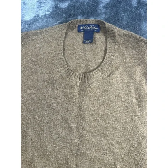 Vtg Brooks Brothers 100% Lambswool Sweater Men's LARGE Tan V-Neck USA Gorpcore - Picture 3 of 10